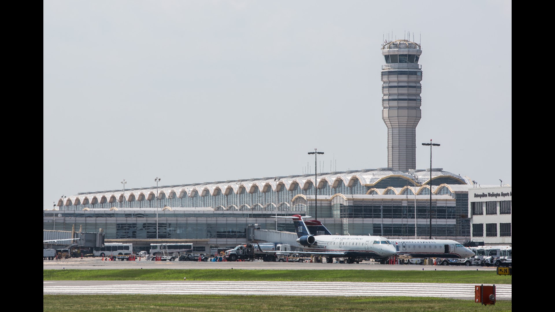 Airport fuel spilled into Potomac River | wusa9.com