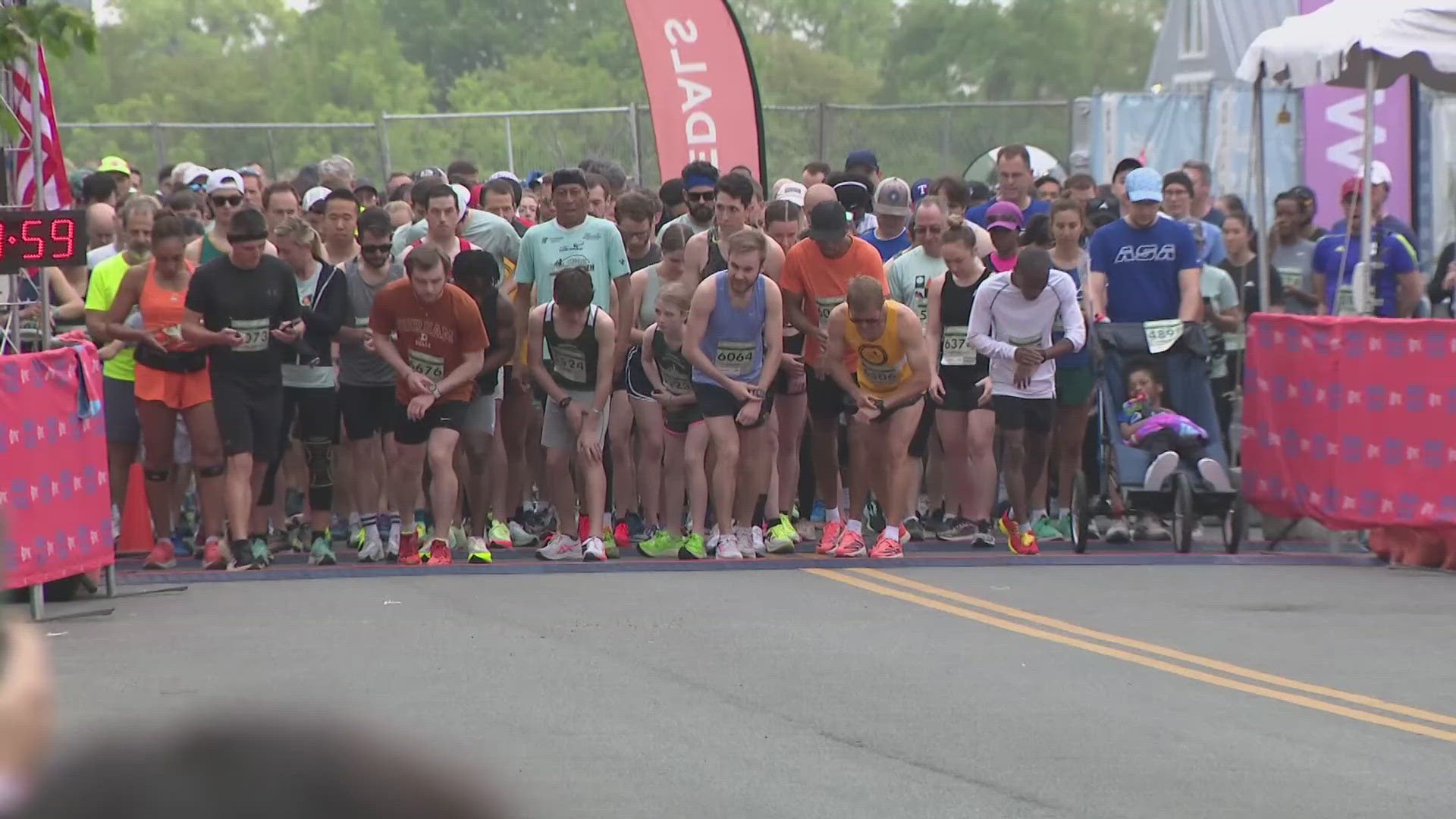 More than 7500 people hit the pavement in Alexandria as the Parkway Classic celebrates 40 years of running and raising money for charity.