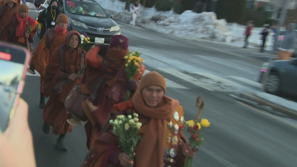 'Peace is the best!' | Monks draw crowds in Arlington as they make their final stop before DC