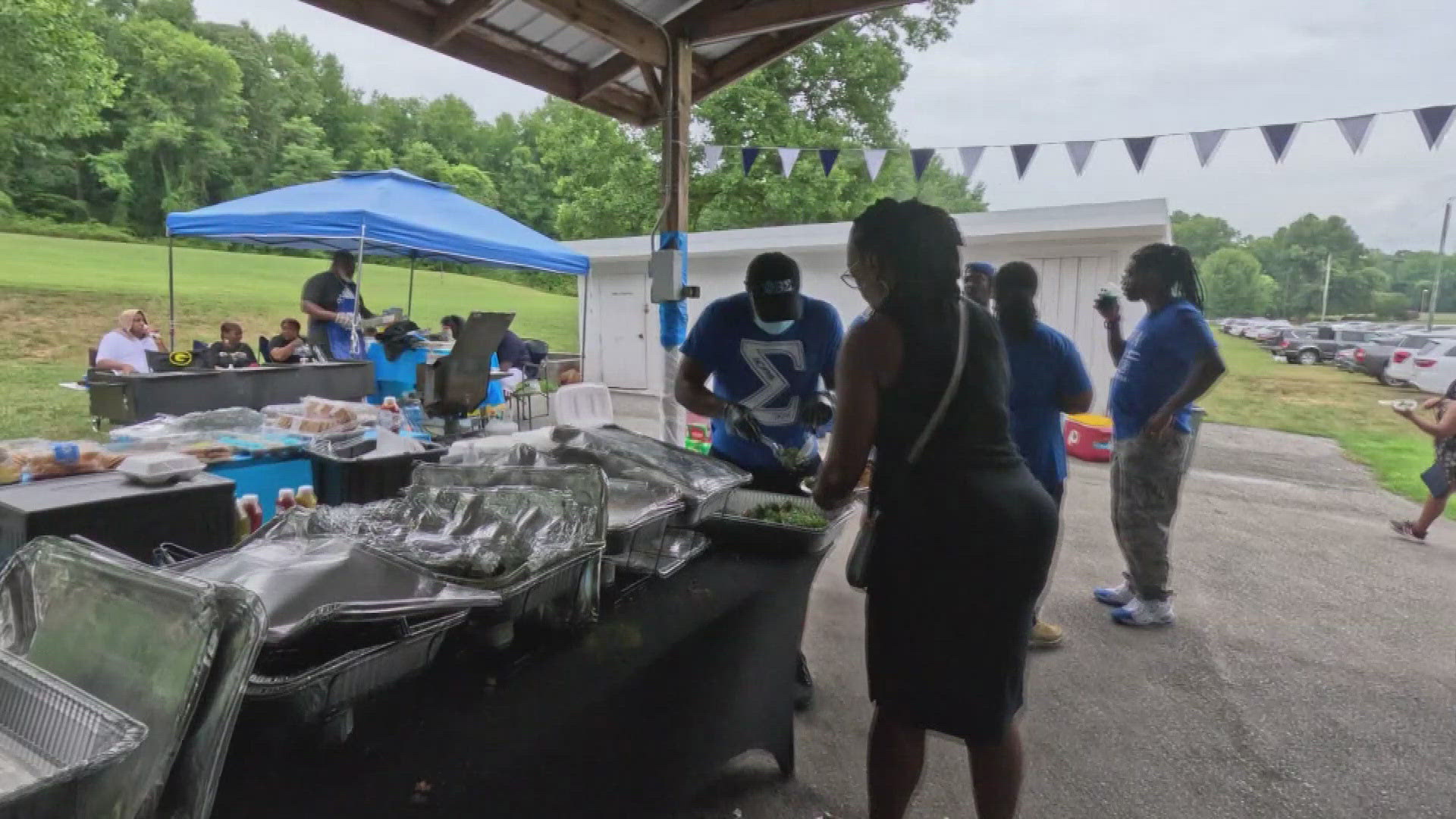 The Phi Beta Sigma fraternity in Prince George's County awarded five high school seniors $1,000 scholarships.