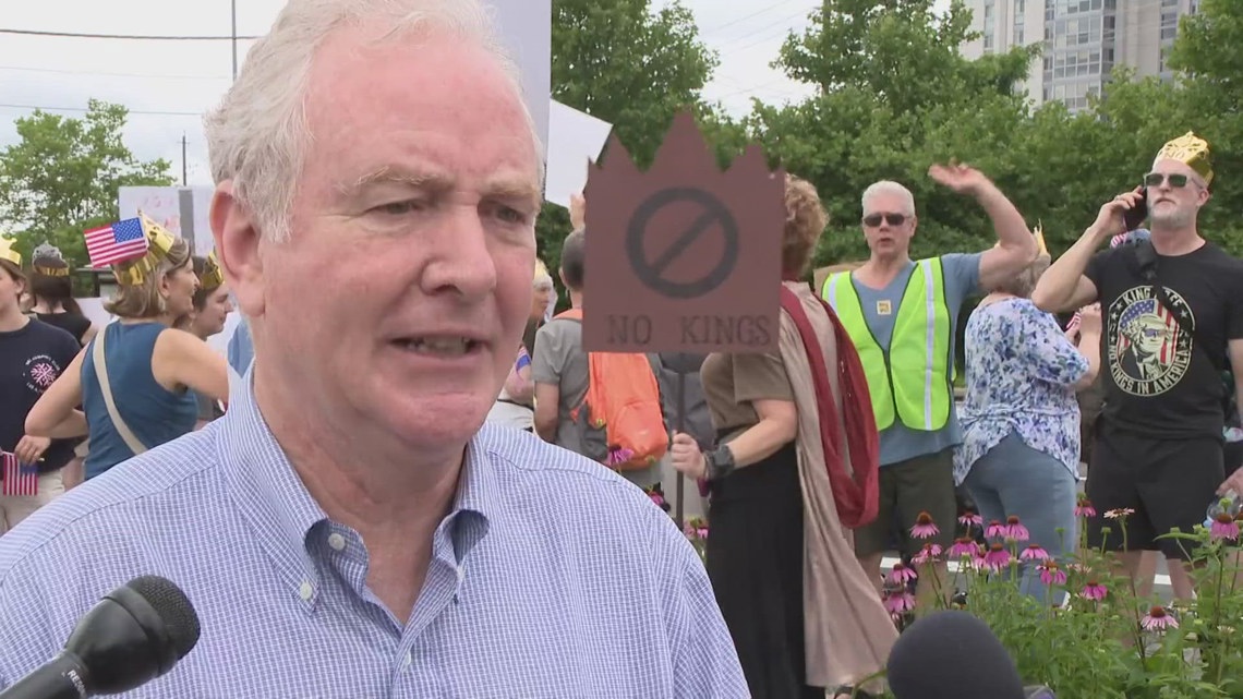 Maryland Senator Chris Van Hollen to skip Trump’s State of the Union