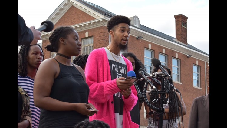 Students meet with board of trustees after Howard U. financial aid scandal