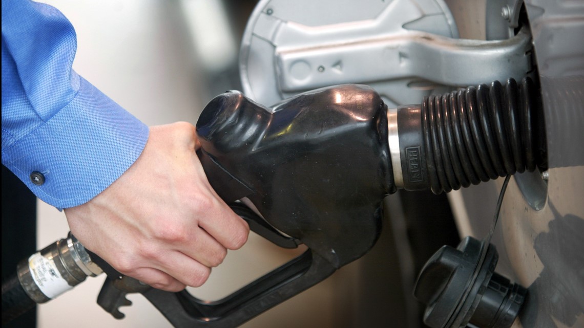 VERIFY Does hot weather affect your gas mileage?