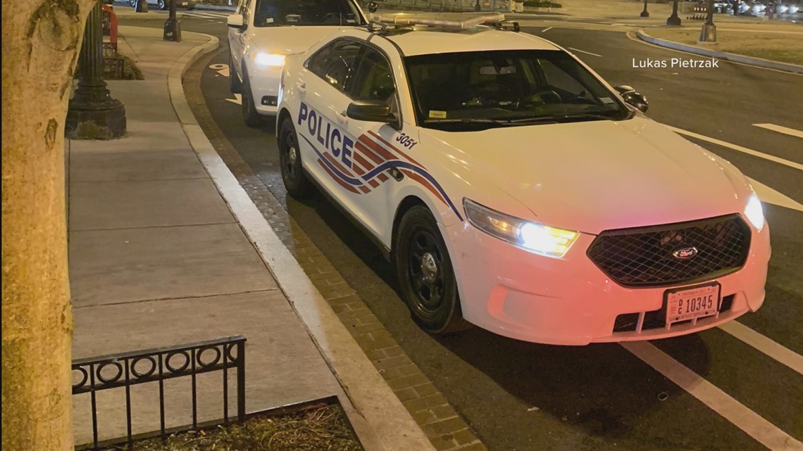 MPD officers caught blocking bike lane, locals say it must stop - Vimarsana News