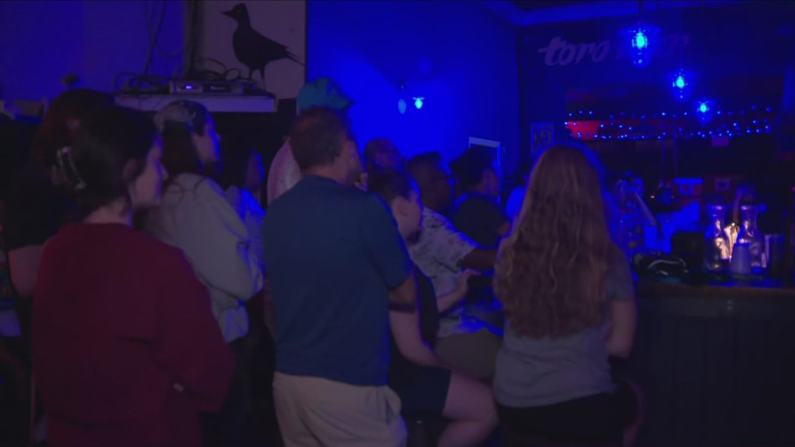 Fans pack bars for Women's World Cup