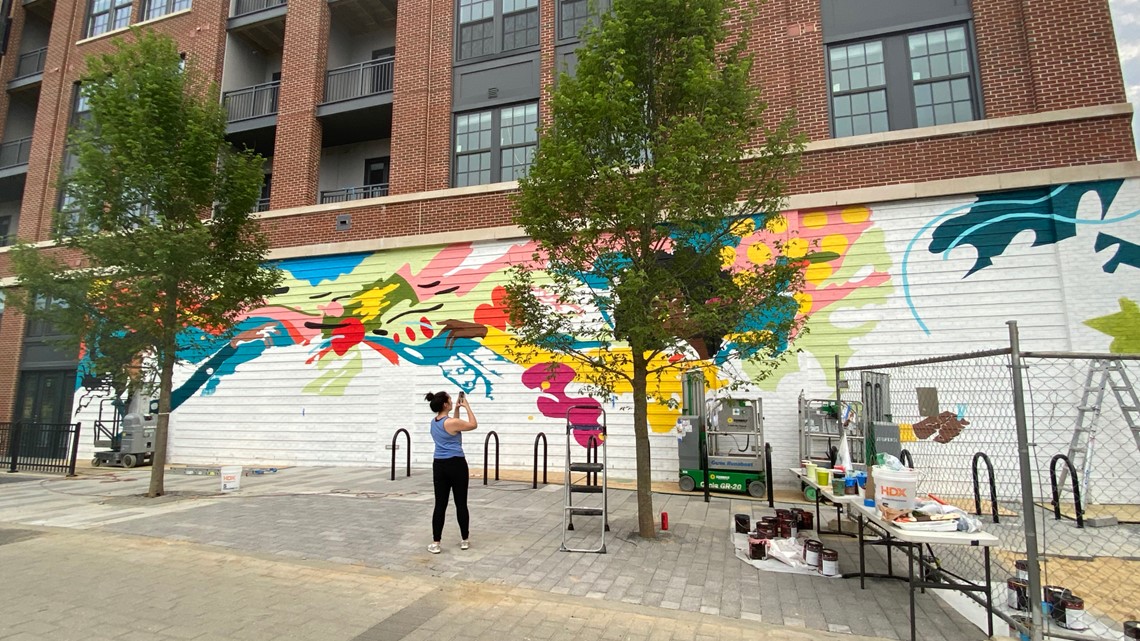 New DC mural celebrates women and science | wusa9.com