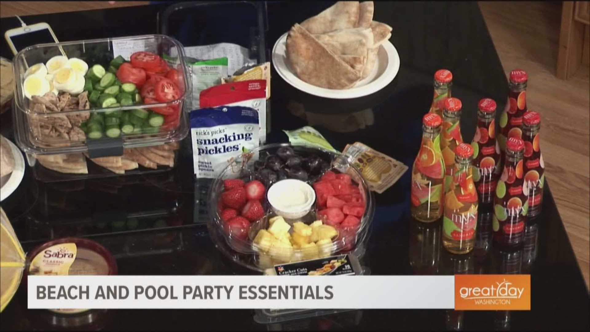 Party planner Limor Suss has all the summer beach and pool essentials.