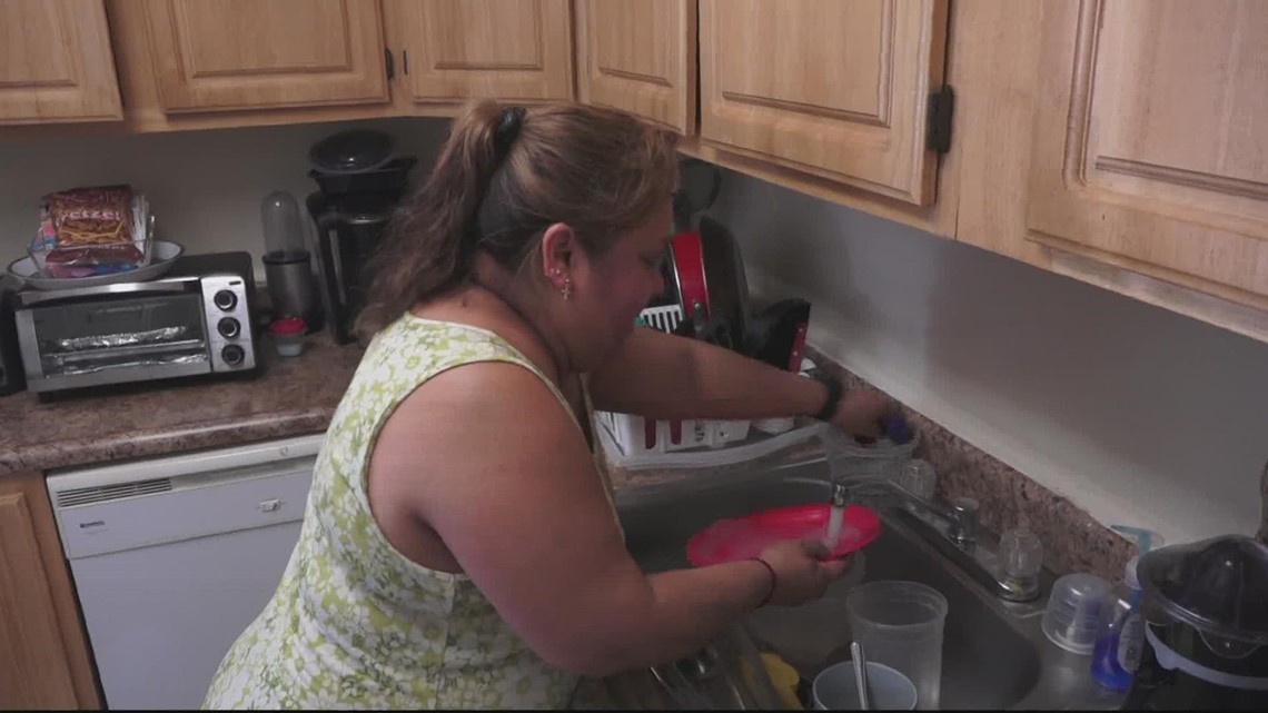 Maryland apartment complex without air conditioning while temperatures