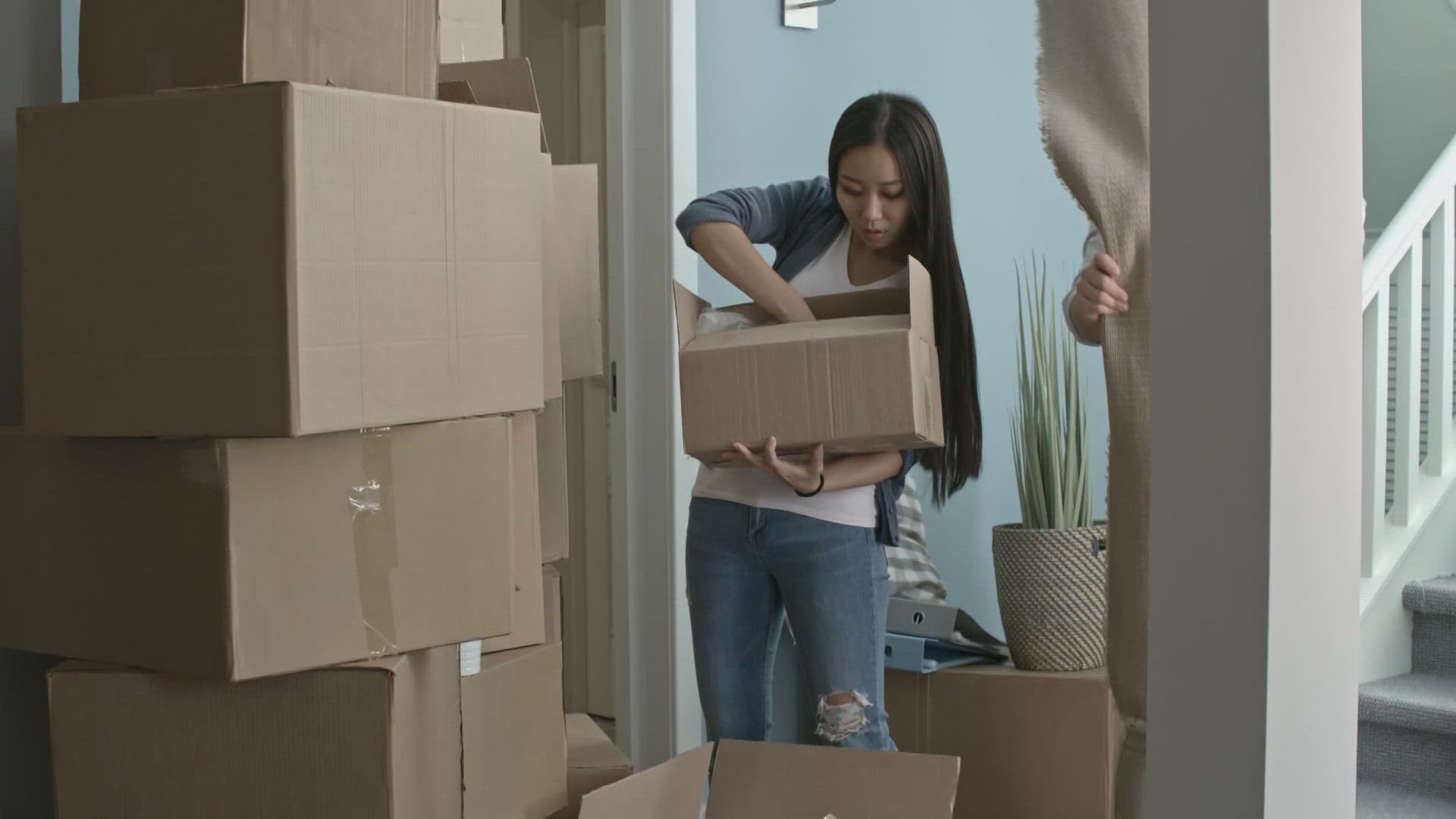 REUZE helps keep the moving process green by offering co-friendly moving supplies