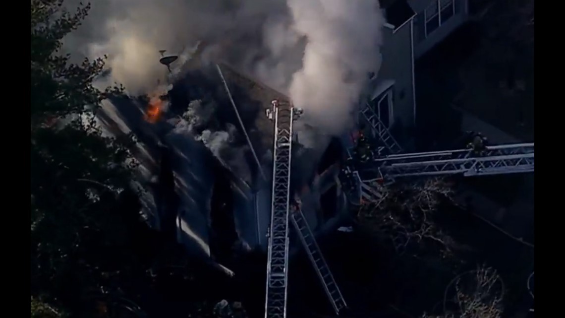 Firefighters battle 2-alarm townhouse fire in Franconia area | wusa9.com