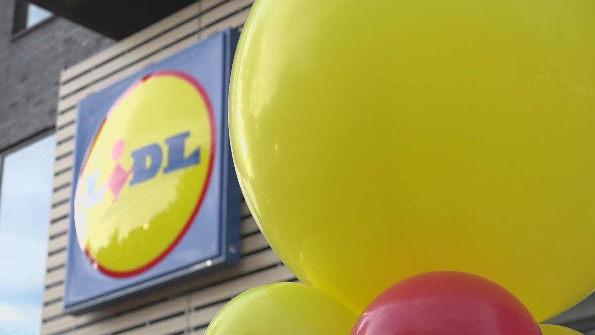 This is the third Lidl in the District.