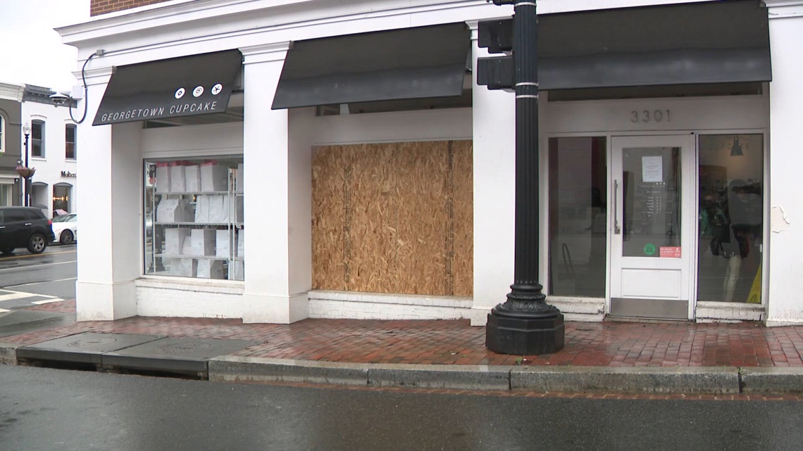 Rockville man charged with throwing keg through a Georgetown Cupcake window ordered to stay away from the bakery