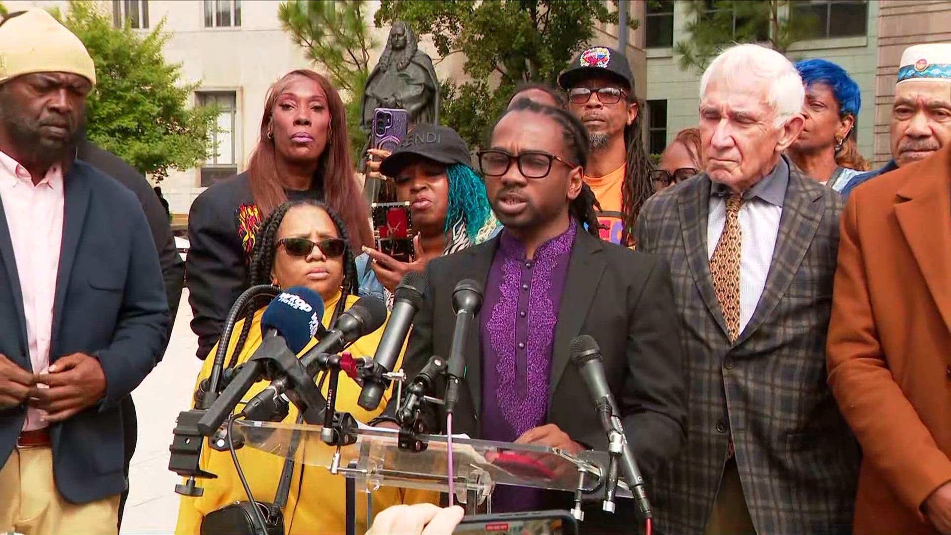 Trayon White bribery trial ends in mistrial after deadlocked jury ...