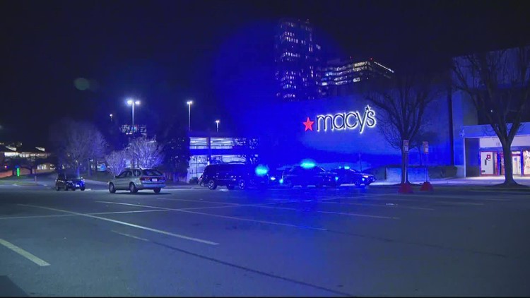 Fairfax County Police confirm fallen light fixture at Tysons Corner mall  prompted report of shots fired
