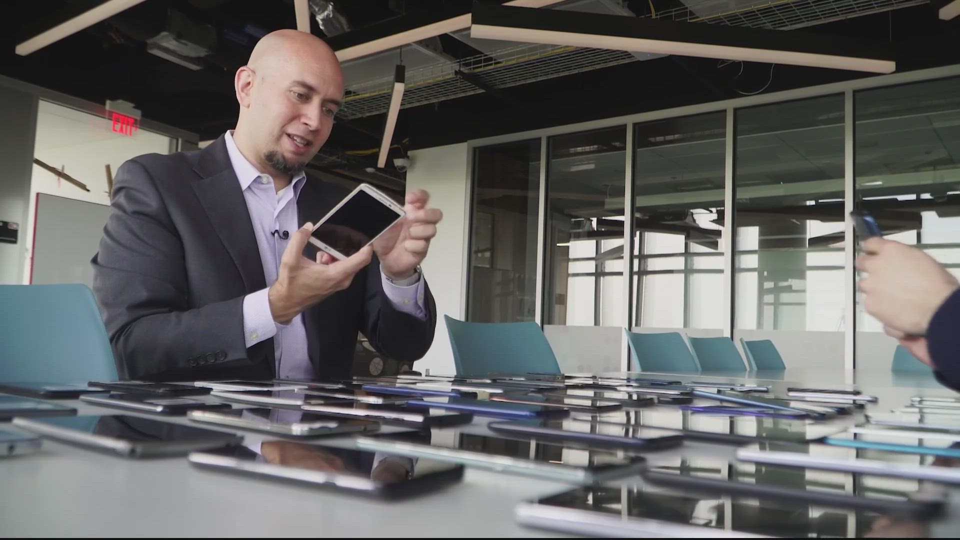 Police auction website caught selling phones with people's information