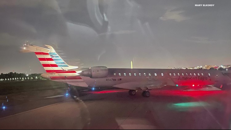Passengers report being stranded on DCA tarmac for hours due to Sunday's weather