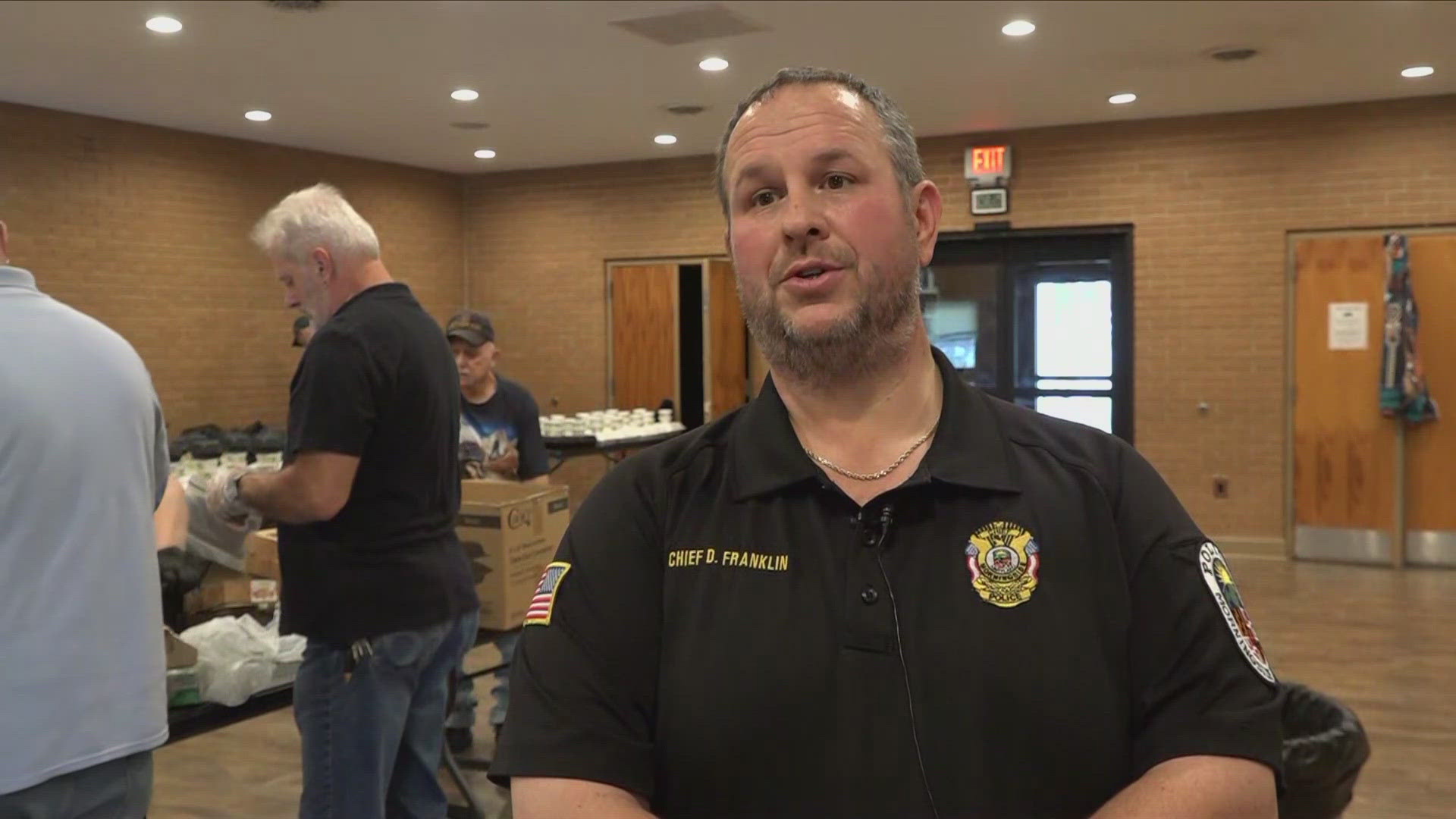 Members of the police department and town leaders came together at Morningside Town Hall to put together Thanksgiving meals for some of our neighbors.