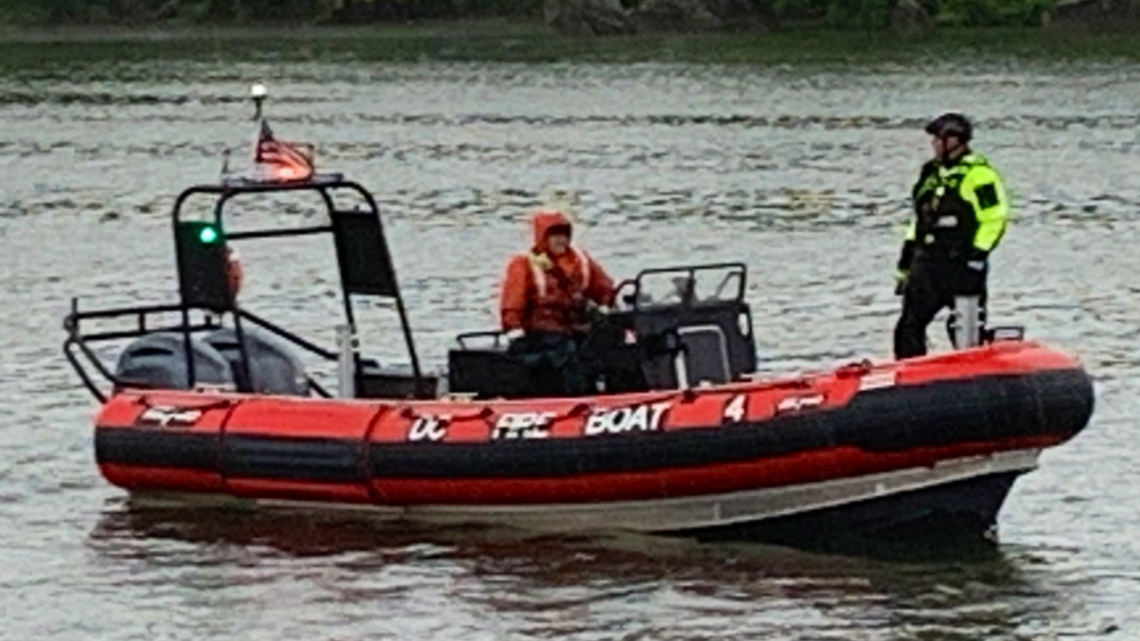 Washington DC security rescues woman who fell into Potomac River