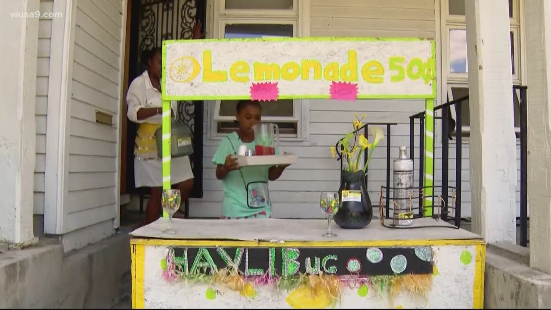 The bipartisan bill would stop towns and counties from enforcing laws that require kids to get permits to sell lemonade on private property.