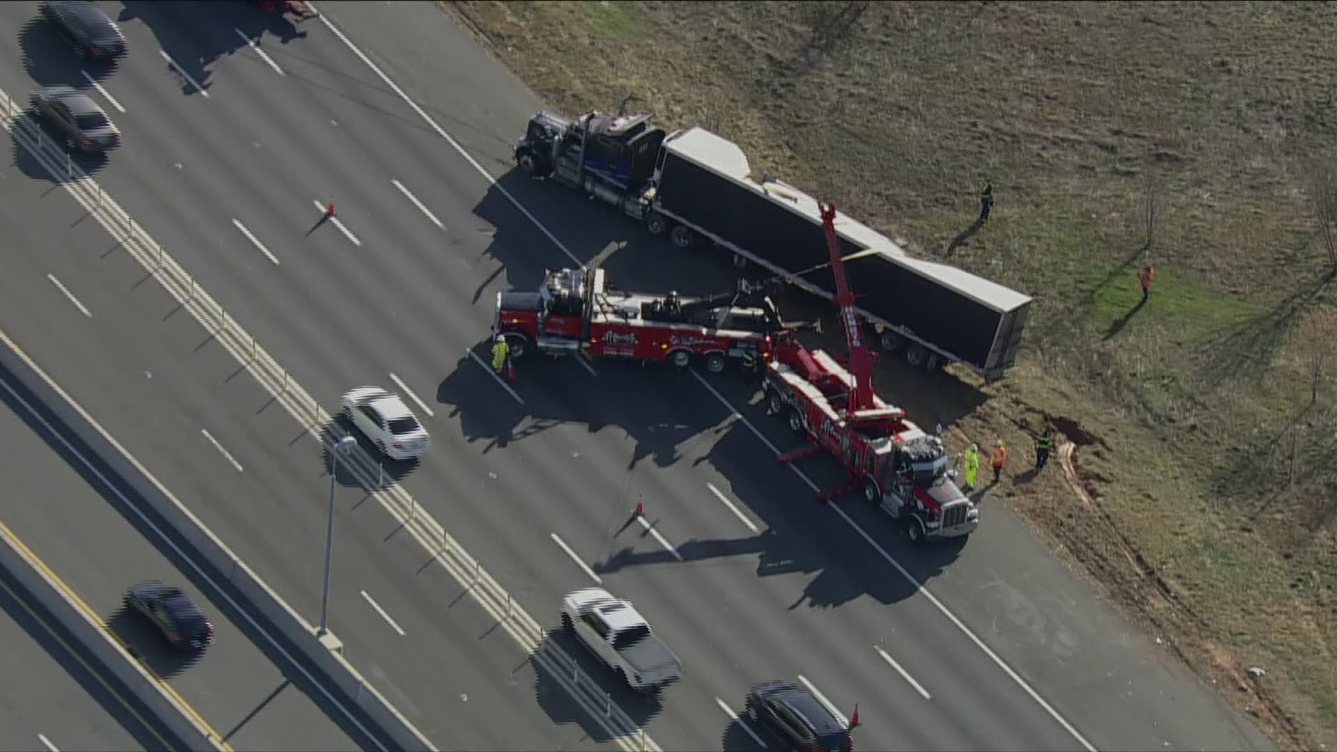 Tractor-trailer filled with 41,000 pounds of frozen fish involved in northern Virginia crash