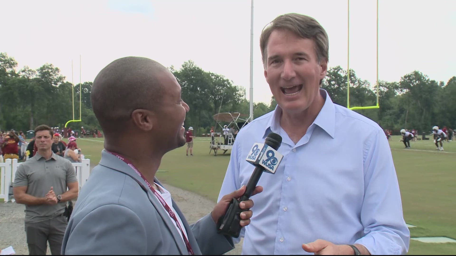 Governor Glenn Youngkin decided to hit up Commanders training camp today in Ashburn.