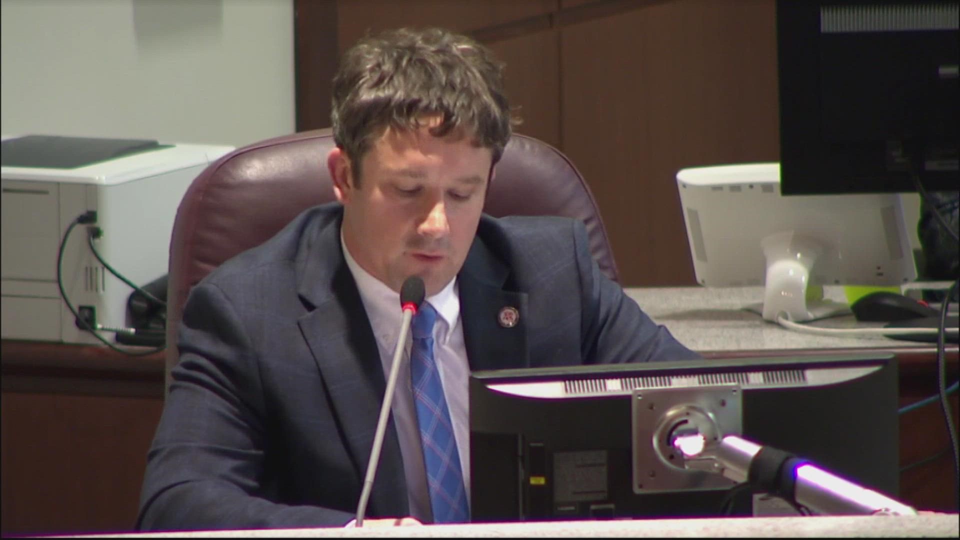 In a 6-1 vote, LCPS Chief of Staff Daniel Smith was appointed interim superintendent in an emergency board meeting, after the unexpected firing of Dr. Scott Ziegler.