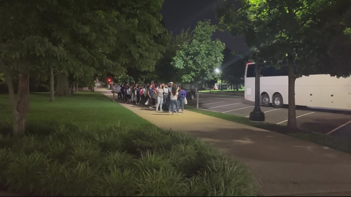 DC Mayor requests National Guard to help migrants bused to DC from Texas, Arizona for second time