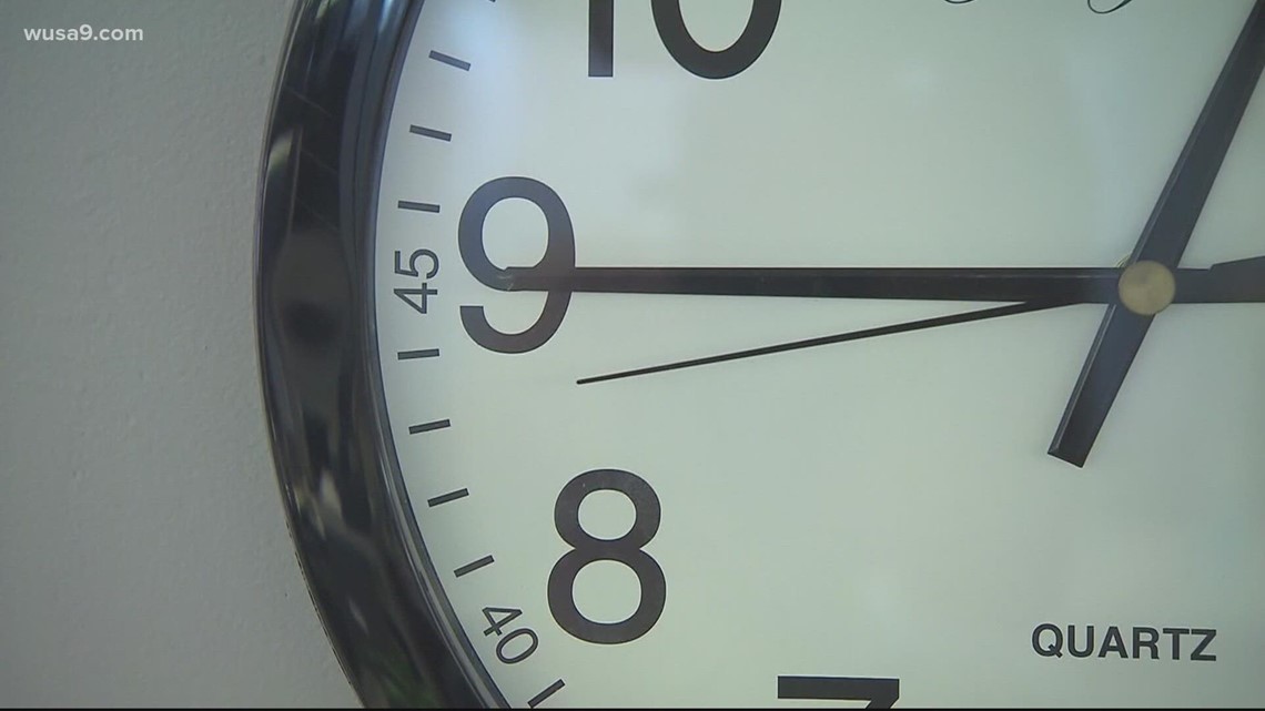 Daylight Saving Time rolls clocks back an hour | Pass the Mic | wusa9.com
