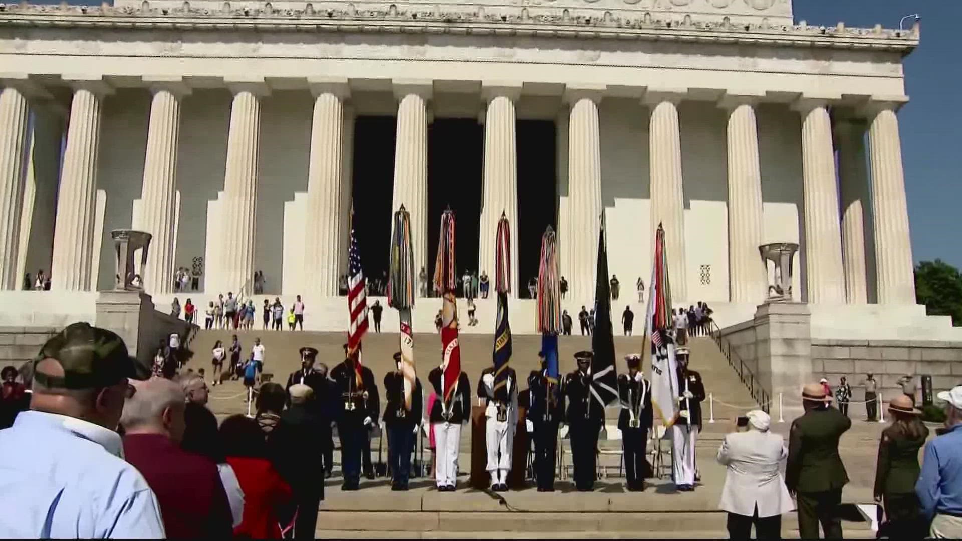 The Lincoln Memorial was temporarily closed to the public Saturday after celebrating university graduates reportedly left a mess on the steps of the monument.