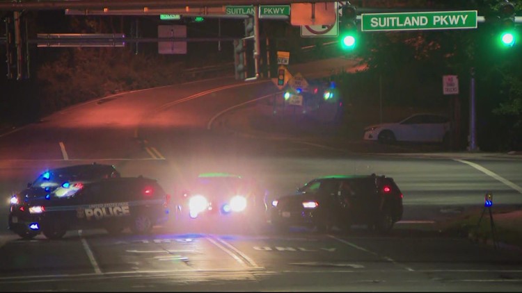 2 dead, 2 hurt in Suitland Parkway crash