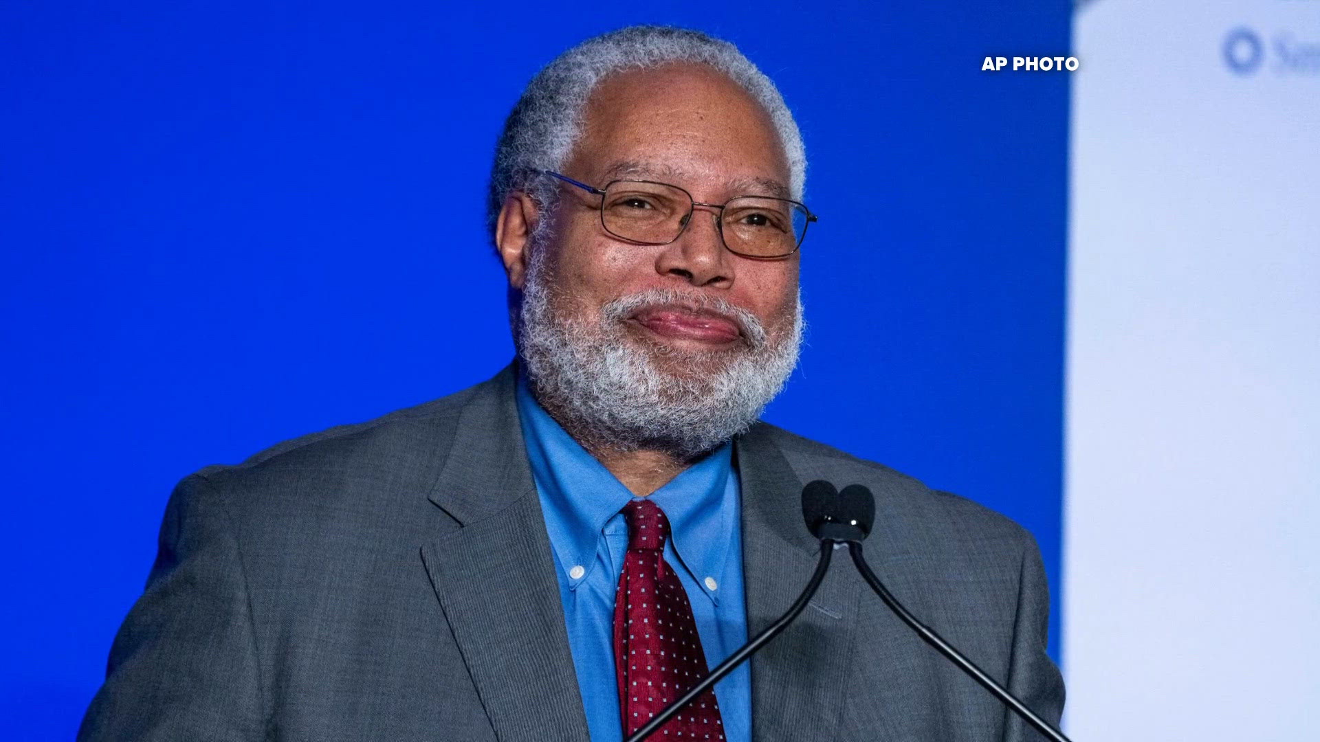 Smithsonian leader announces retirement after Trump administration ...