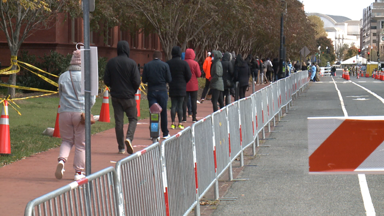 Long coronavirus testing lines a week before Thanksgiving ...