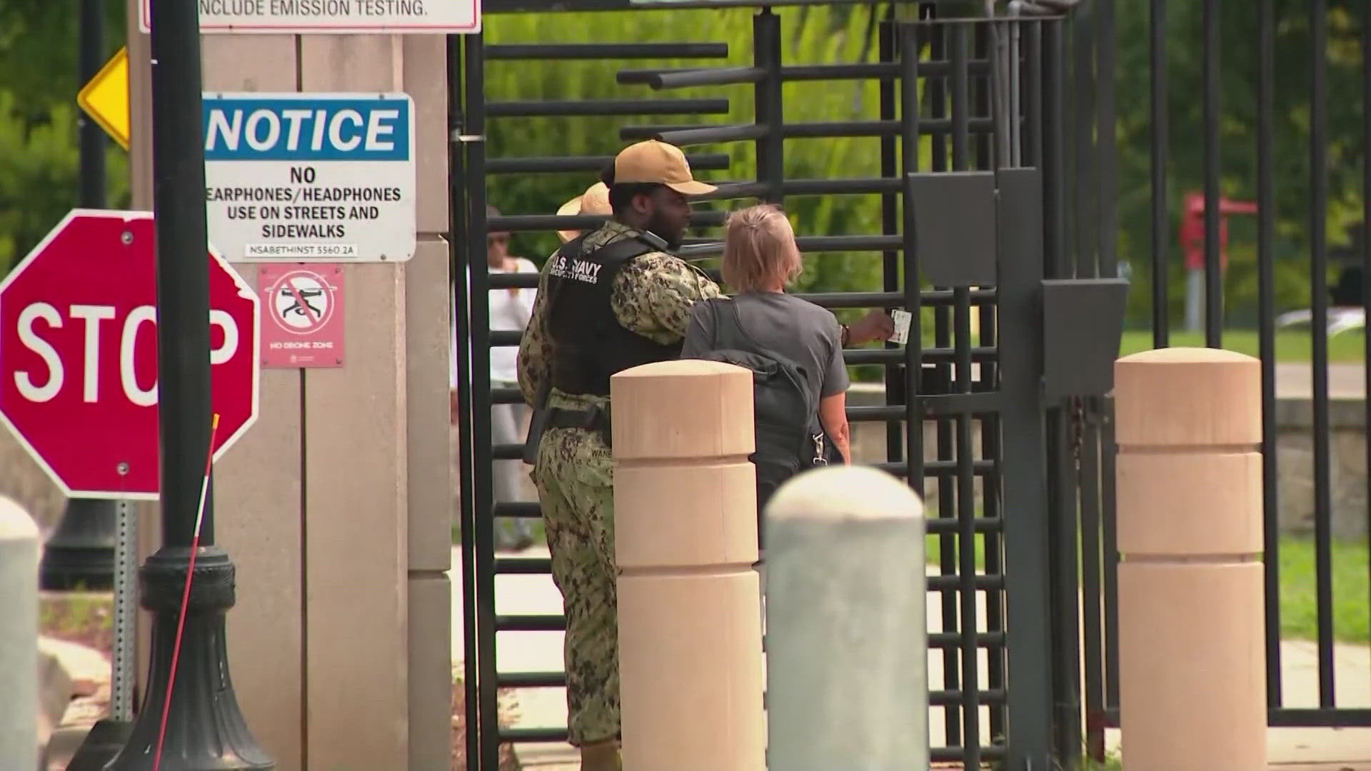Suspect with fake gun in custody at Walter Reed National Military ...