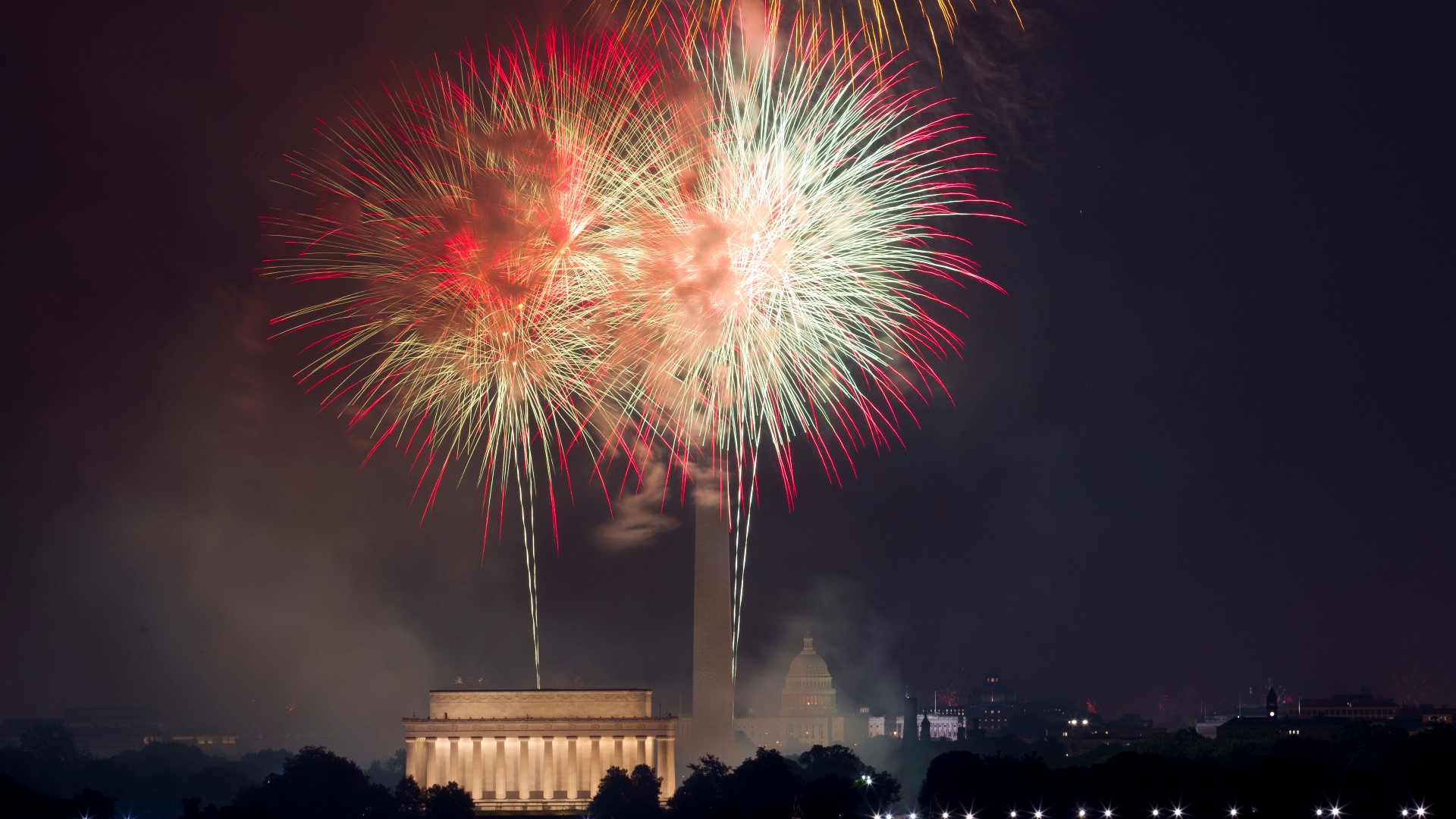 Permit issued for National Mall fireworks display at RNC