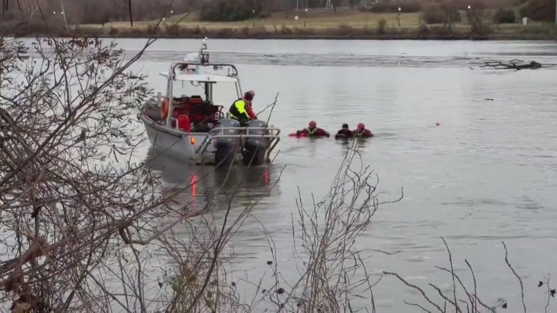 DC Fire rescues man from Anacostia River