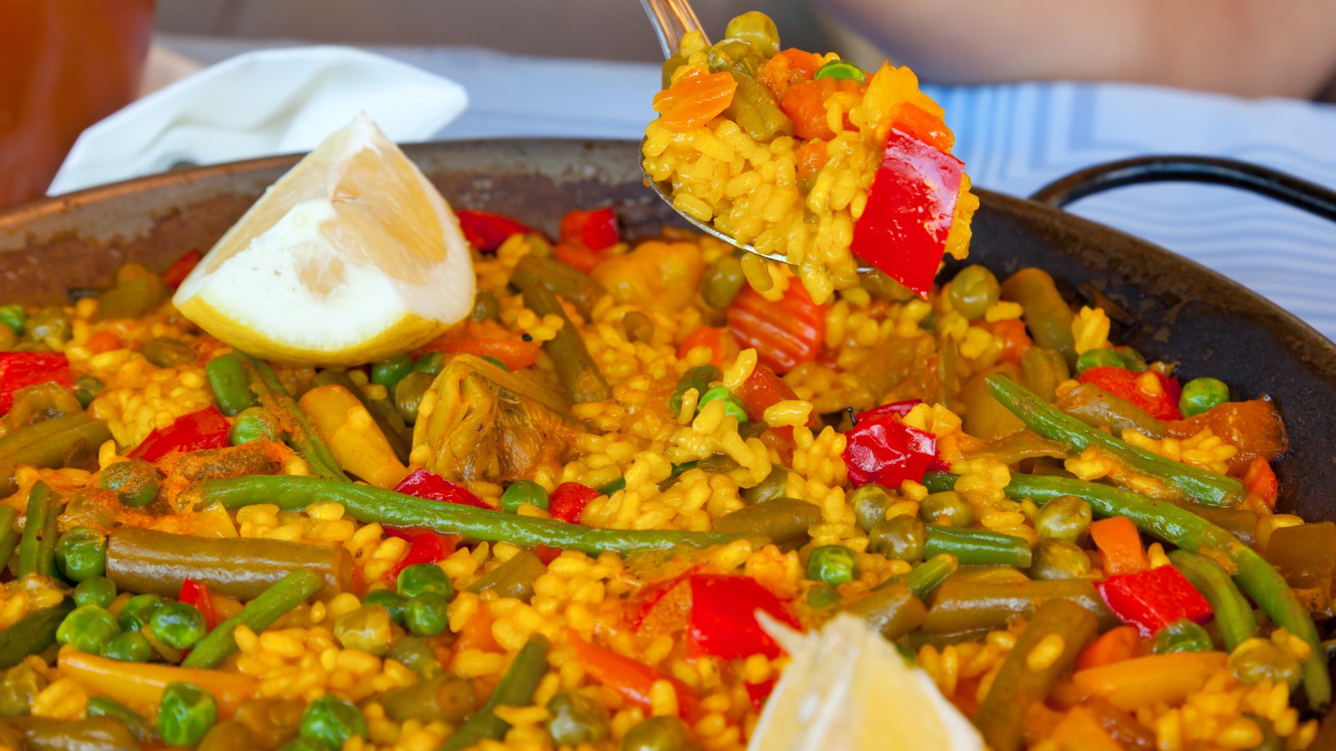 Chef Danny Lledo is in the Great Day Kitchen with Kristen and Elaine! He's giving us a taste of summer in Spain with his award-winning paella!