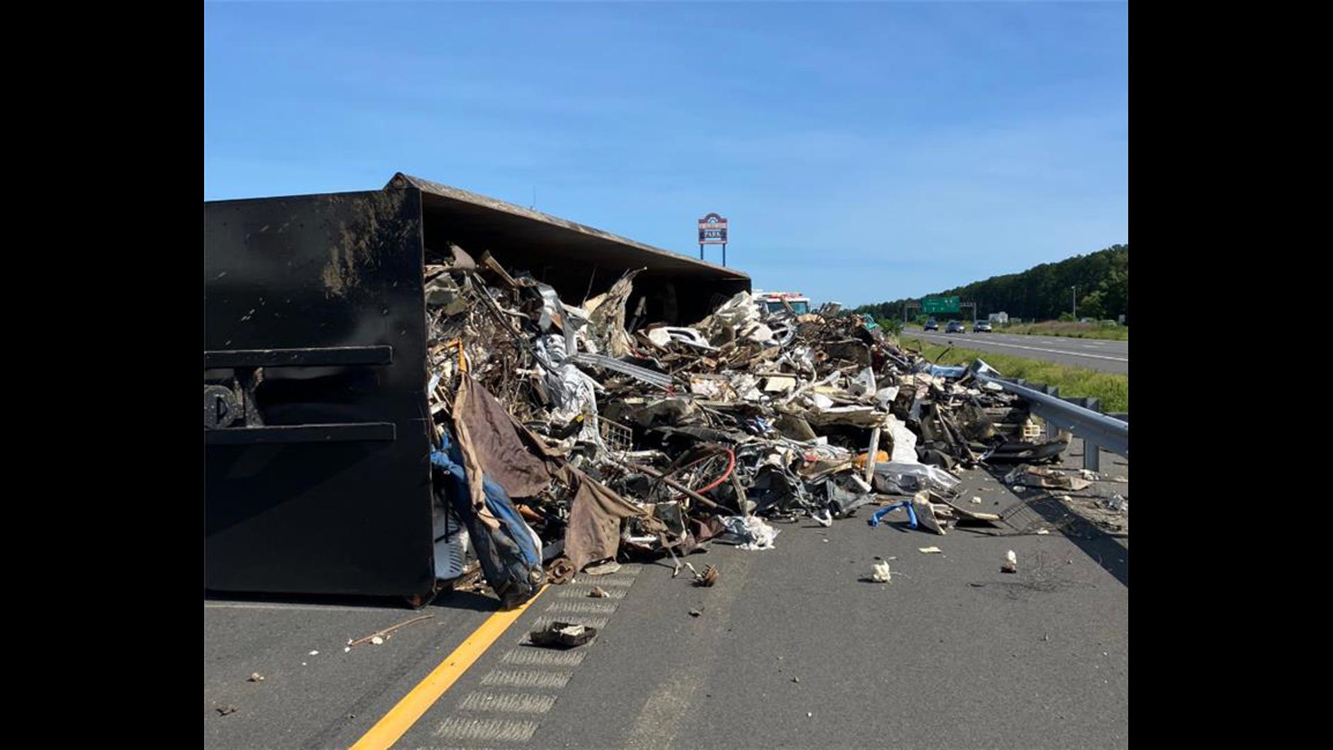 Crash shuts down lanes of I-95 in Fredericksburg, Virginia | wusa9.com