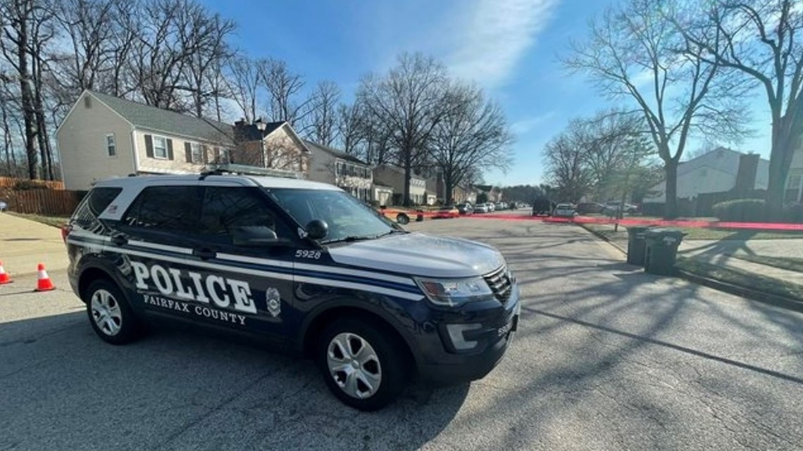 Annandale crash leaves 4 pedestrians injured