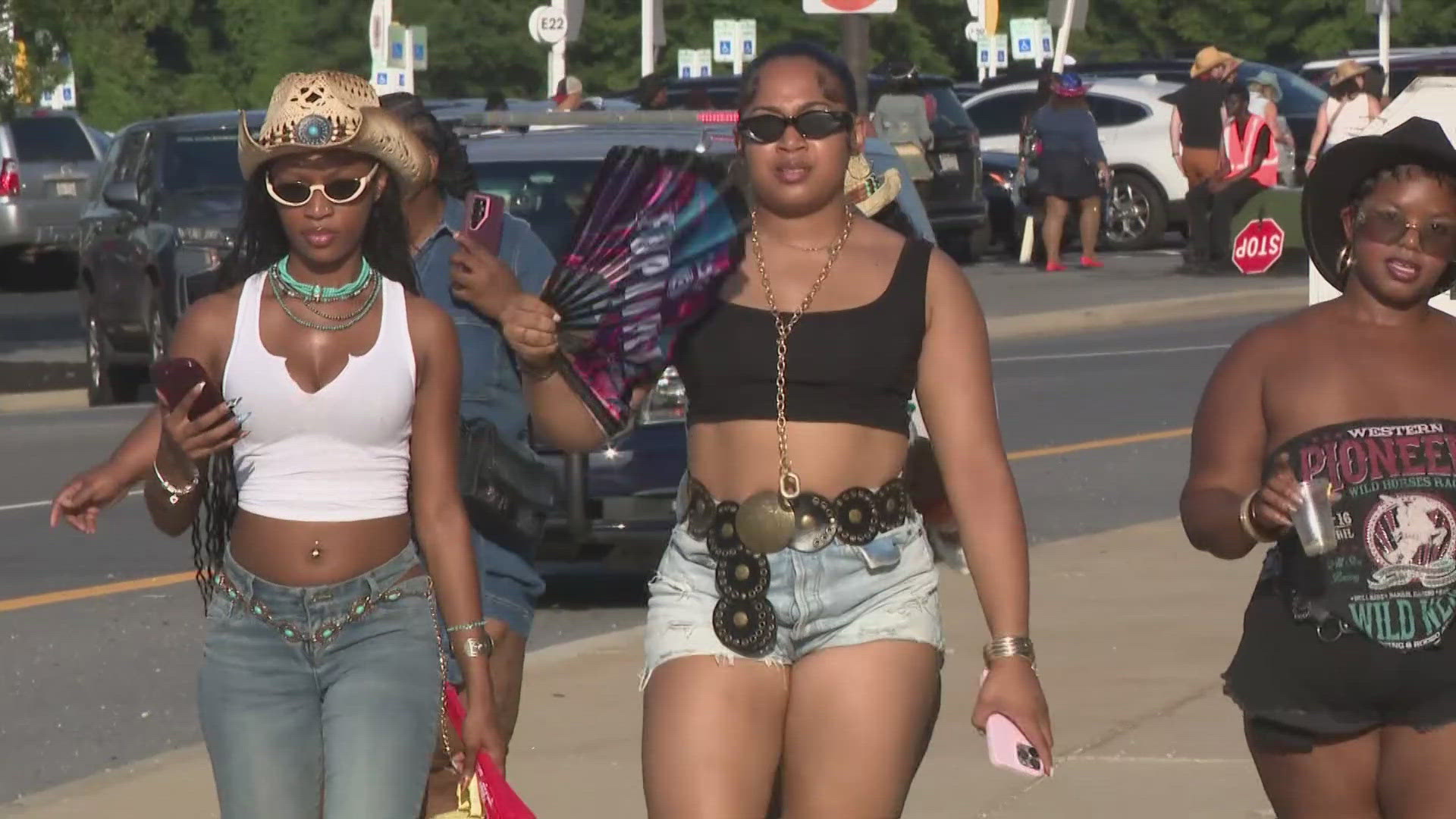 Fans brave the heat for night two of Beyoncé's Cowboy Carter Tour.