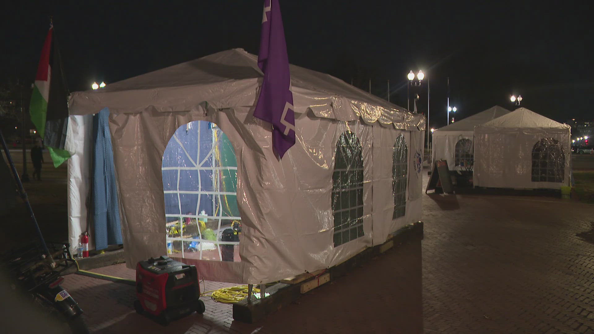 The last tent came down Thursday morning as National Park Service ordered protesters to leave for renovations to the fountain, plaza and statues.
