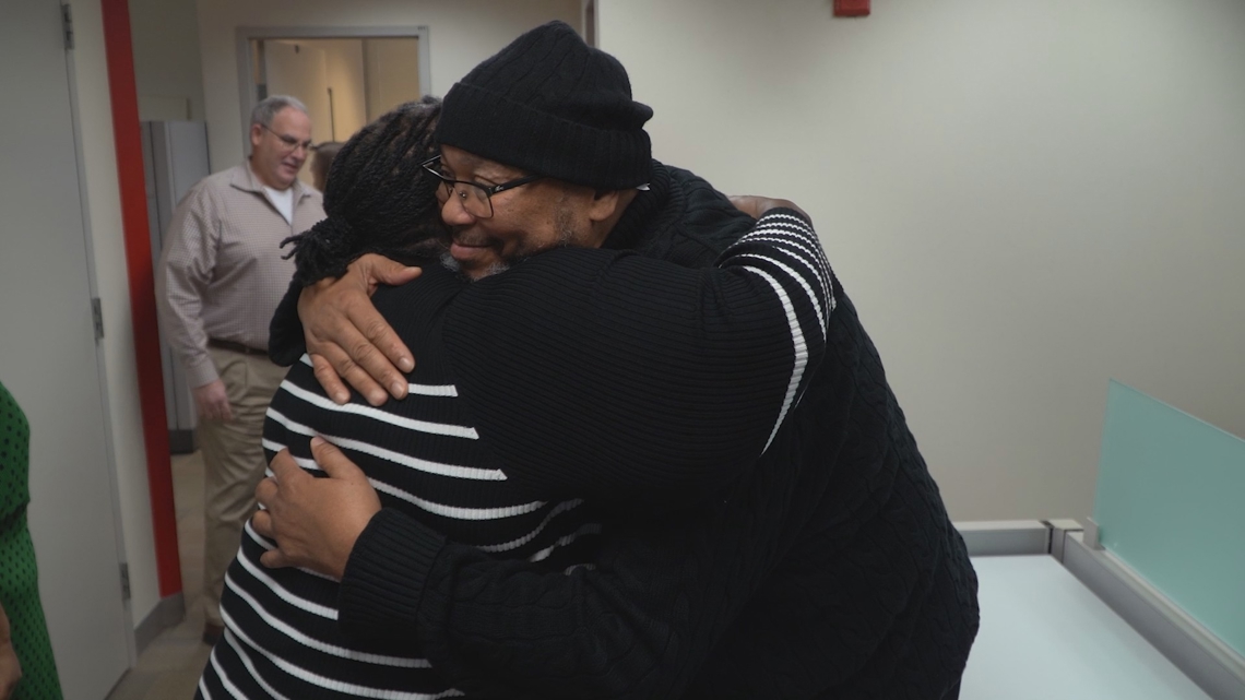 'I just started singing' | How one phone call gave a homeless veteran a second chance