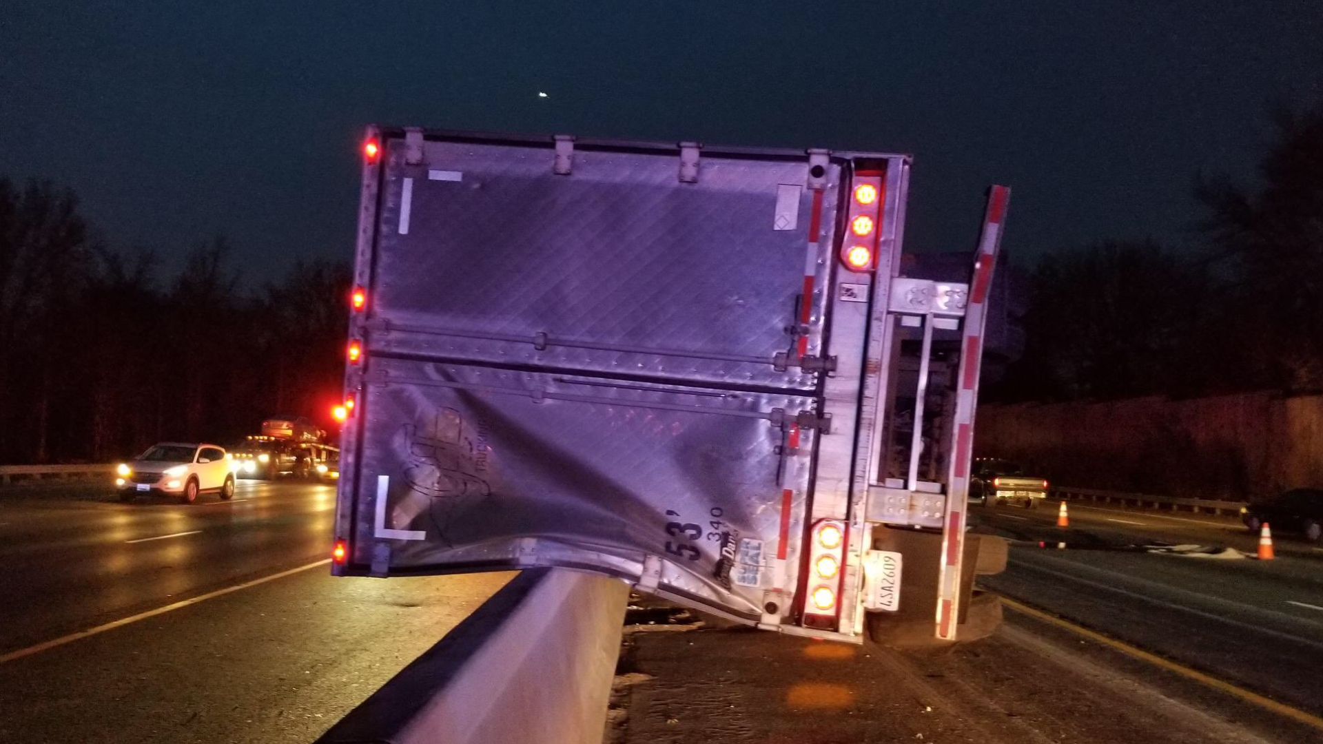 1 person injured after tractor trailer overturns on Inner Loop of ...
