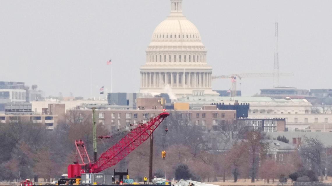Recovery crews begin removing wreckage from deadly DCA plane collision ...
