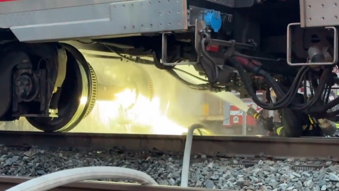 南西区特区发生制动器起火事件，阻止了美铁列车的行进