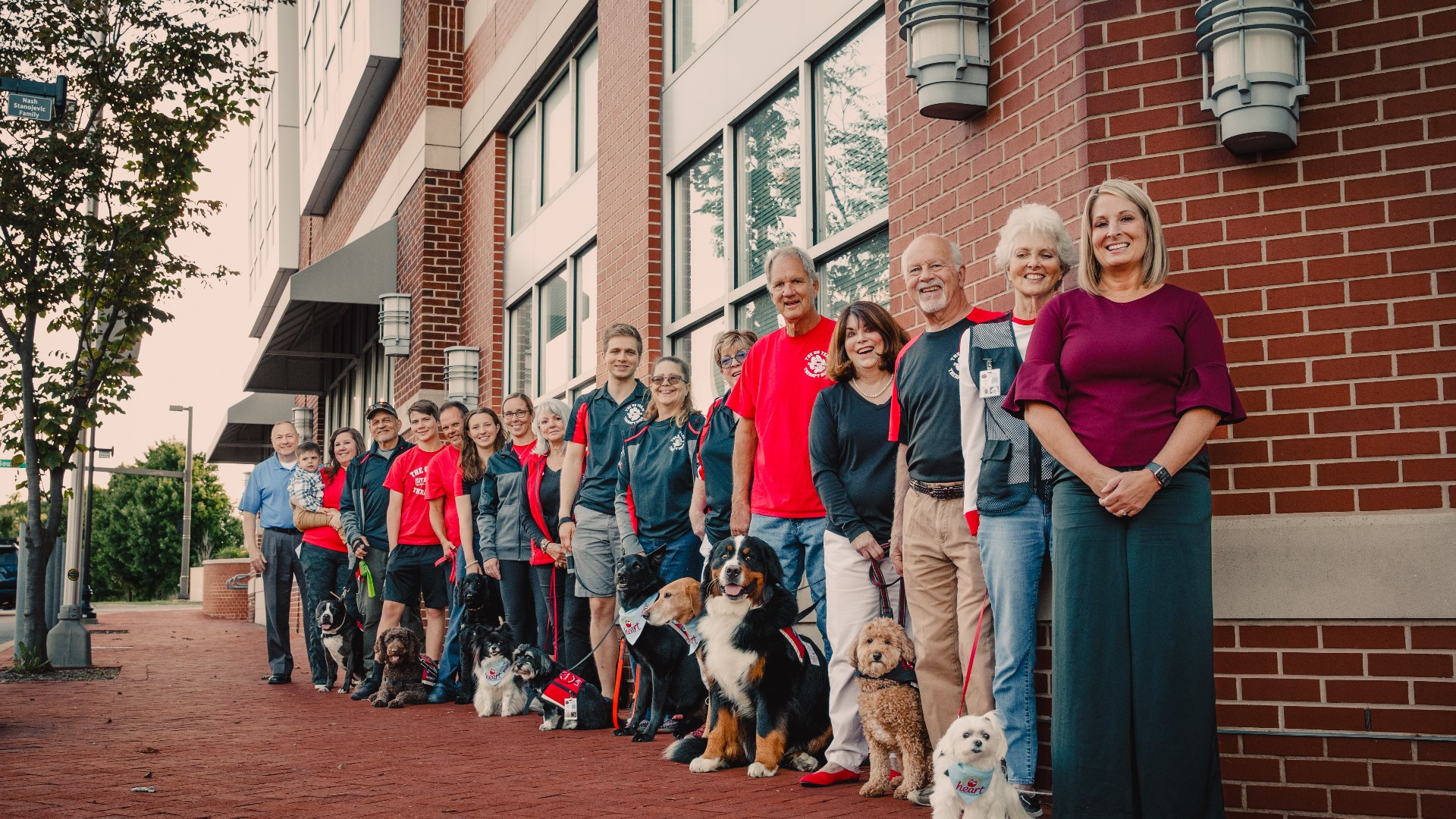 Frederick County Public Schools partners with Go Team Therapy Dog