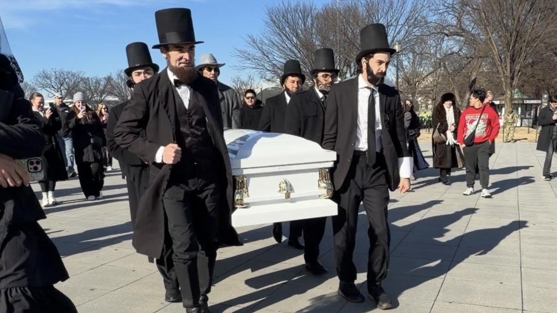'It was rarely noticed, but it was always there' | Funeral held at the Lincoln Memorial...for the Penny... RIP