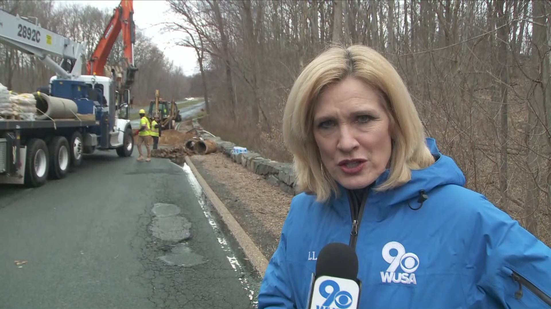 After heavy rain, a sinkhole closed part of the George Washington Parkway on Friday.