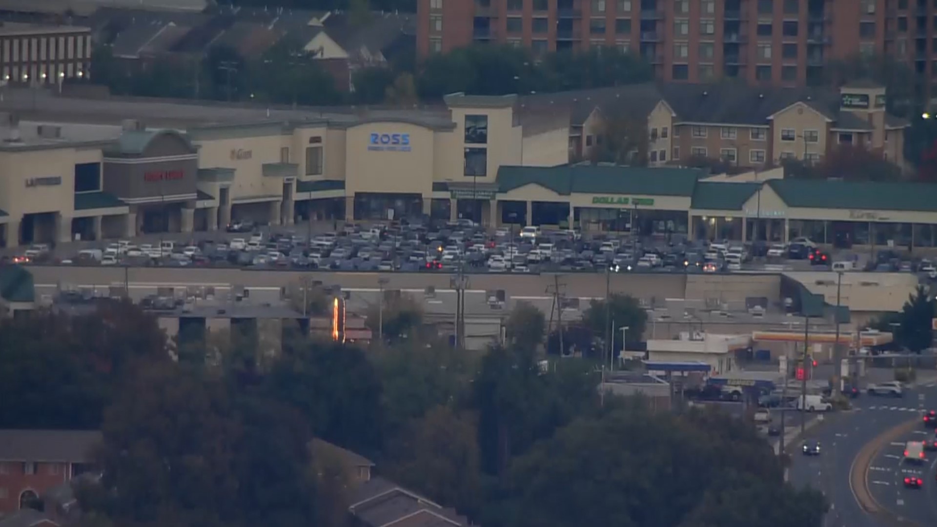 1 injured after shooting near Fairfax County shopping center | wusa9.com