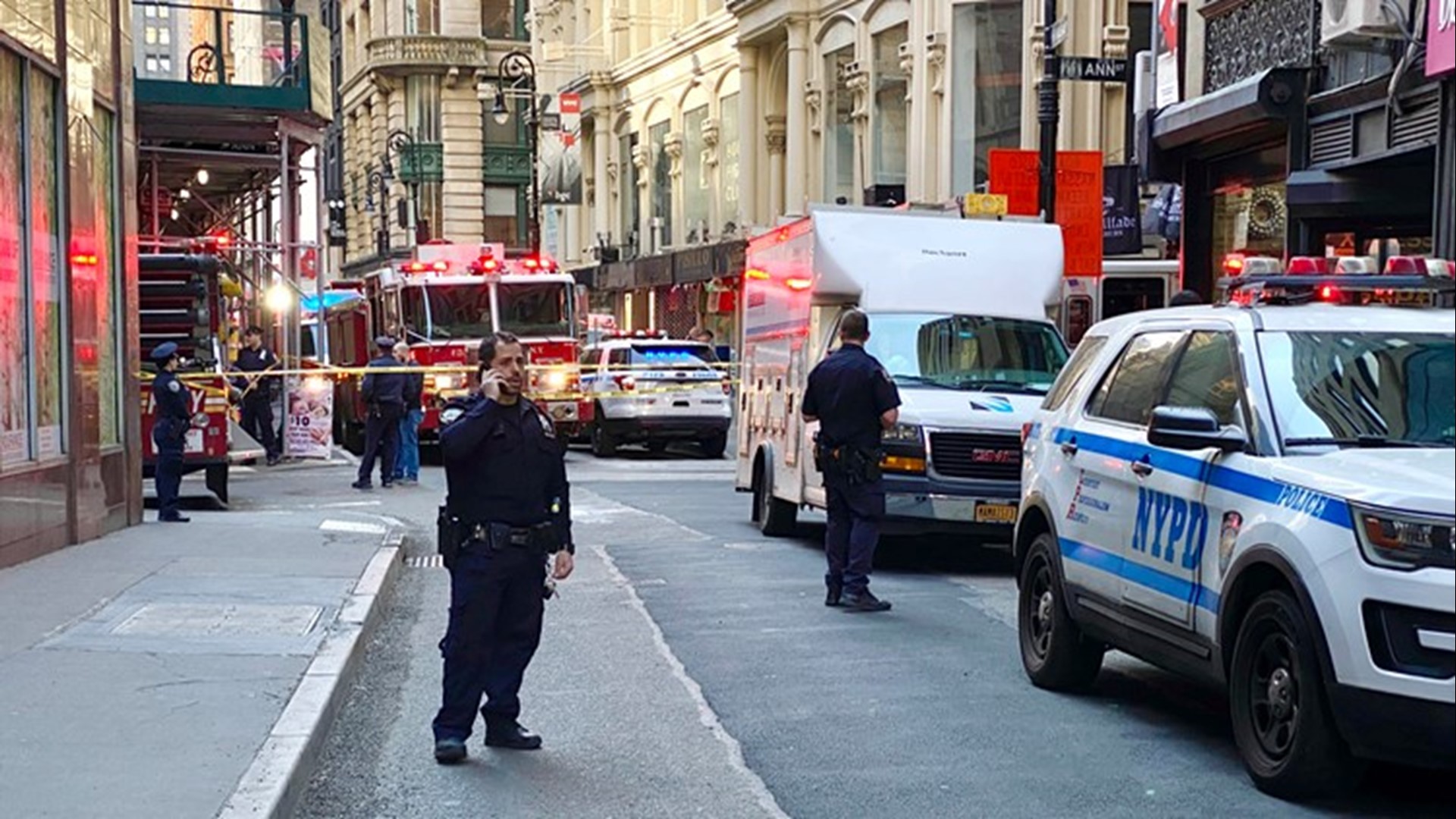 A parking garage collapsed Tuesday in lower Manhattan’s Financial District, killing one worker, injuring five and crushing cars as concrete floors fell.