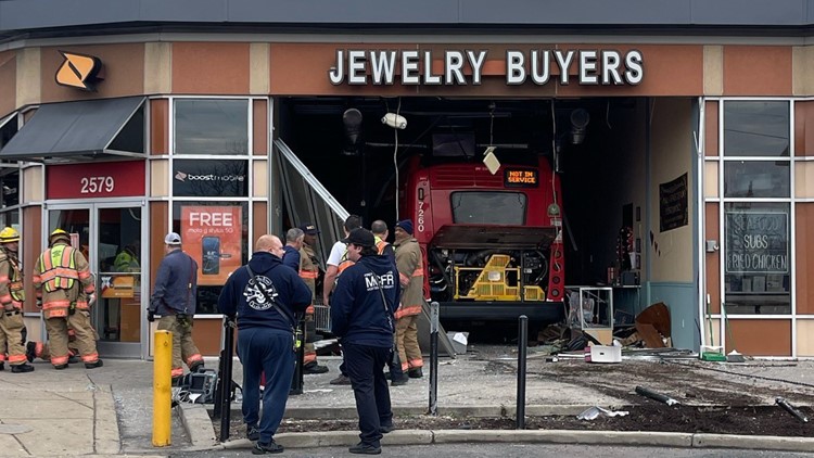 Metrobus crashes into jewelry store in Maryland, 3 injured